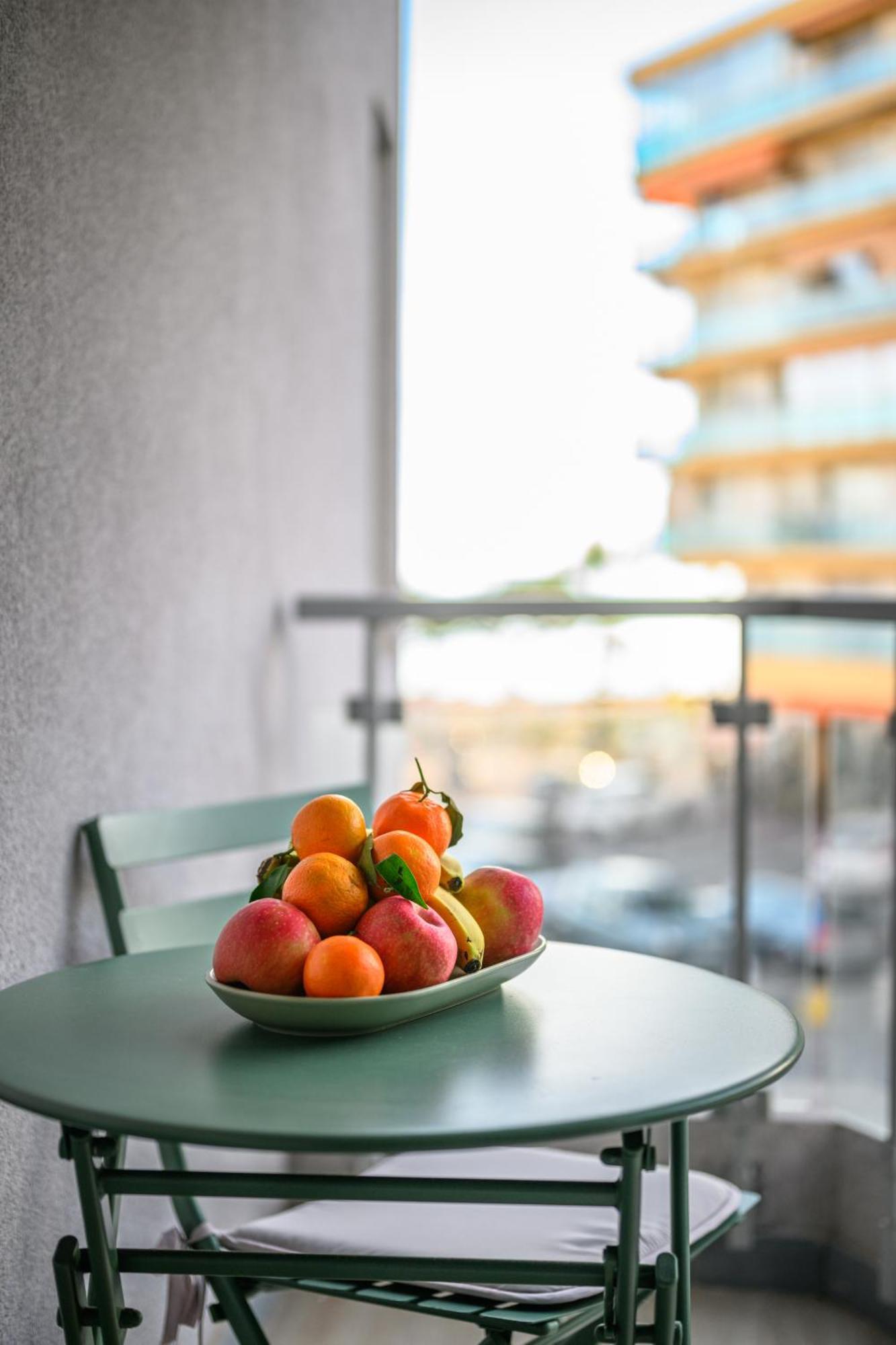 Appartement Bord De Mer « La Petite Ma-Line » Cagnes-sur-Mer Dış mekan fotoğraf