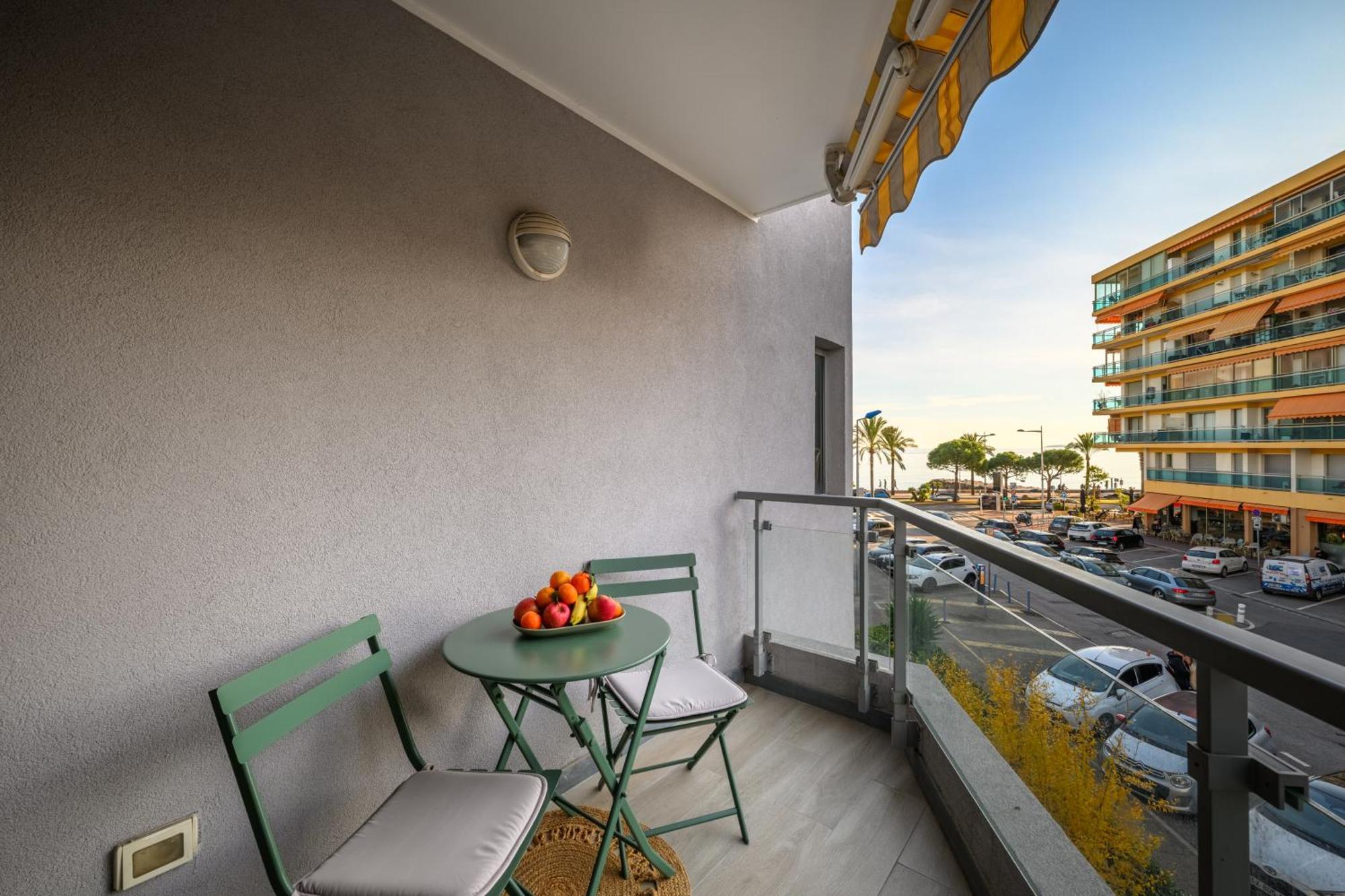 Appartement Bord De Mer « La Petite Ma-Line » Cagnes-sur-Mer Dış mekan fotoğraf